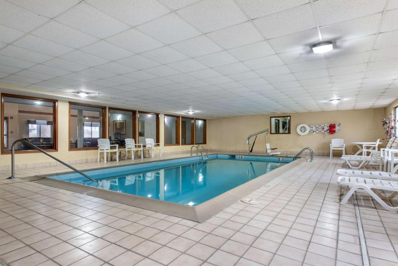Quality Inn & Suites Lebanon I-65 Экстерьер фото